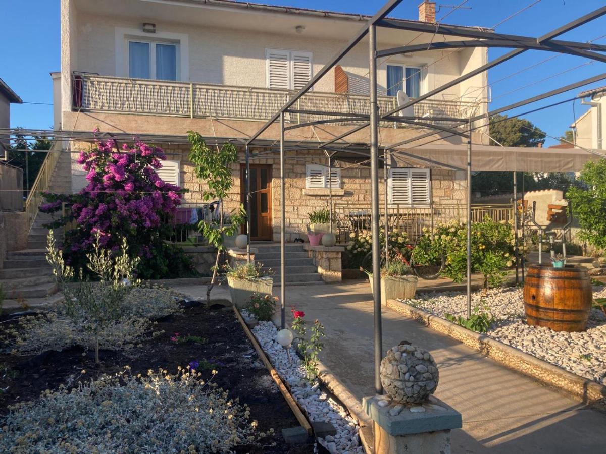 Apartments Bernarda, イェゼラ エクステリア 写真